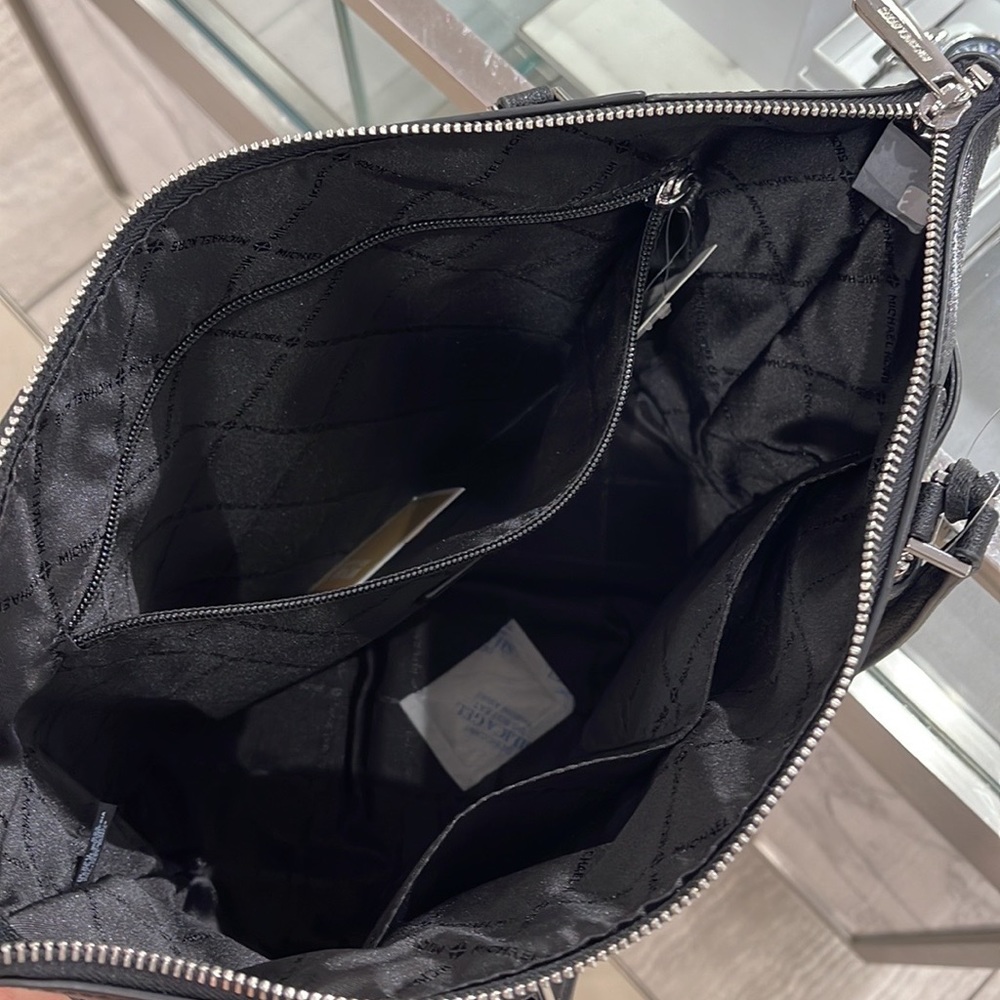 MICHAEL KORS CHARLOTTE LARGE TOP ZIP TOTE BLACK - Picture 13 of 16
